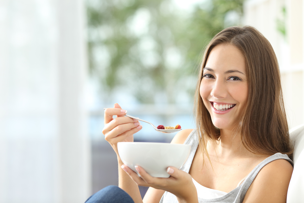 Woman eating healthy food keep weight off