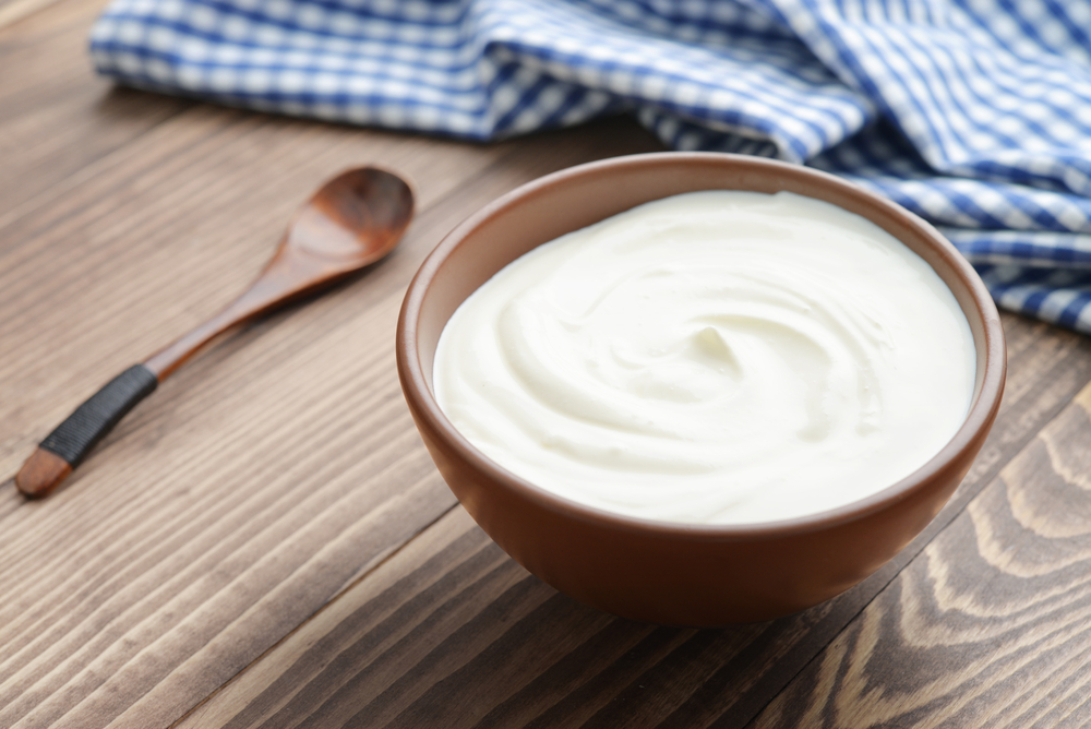 Natural yoghurt