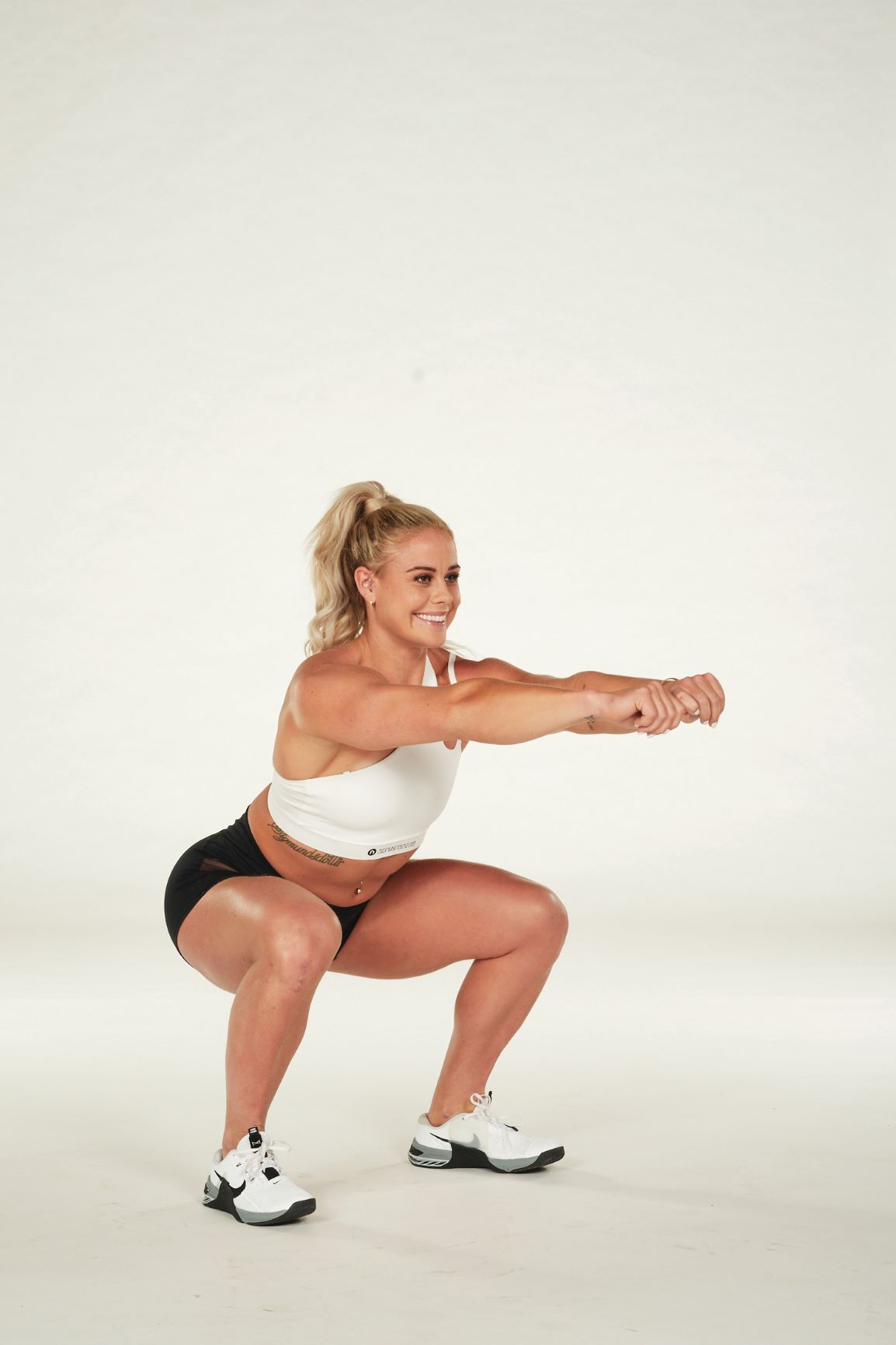 Video: Stretch out and reach for the barre with Sara Snaedis Olafsdottir's  8 minute full-body workout - Vogue Scandinavia