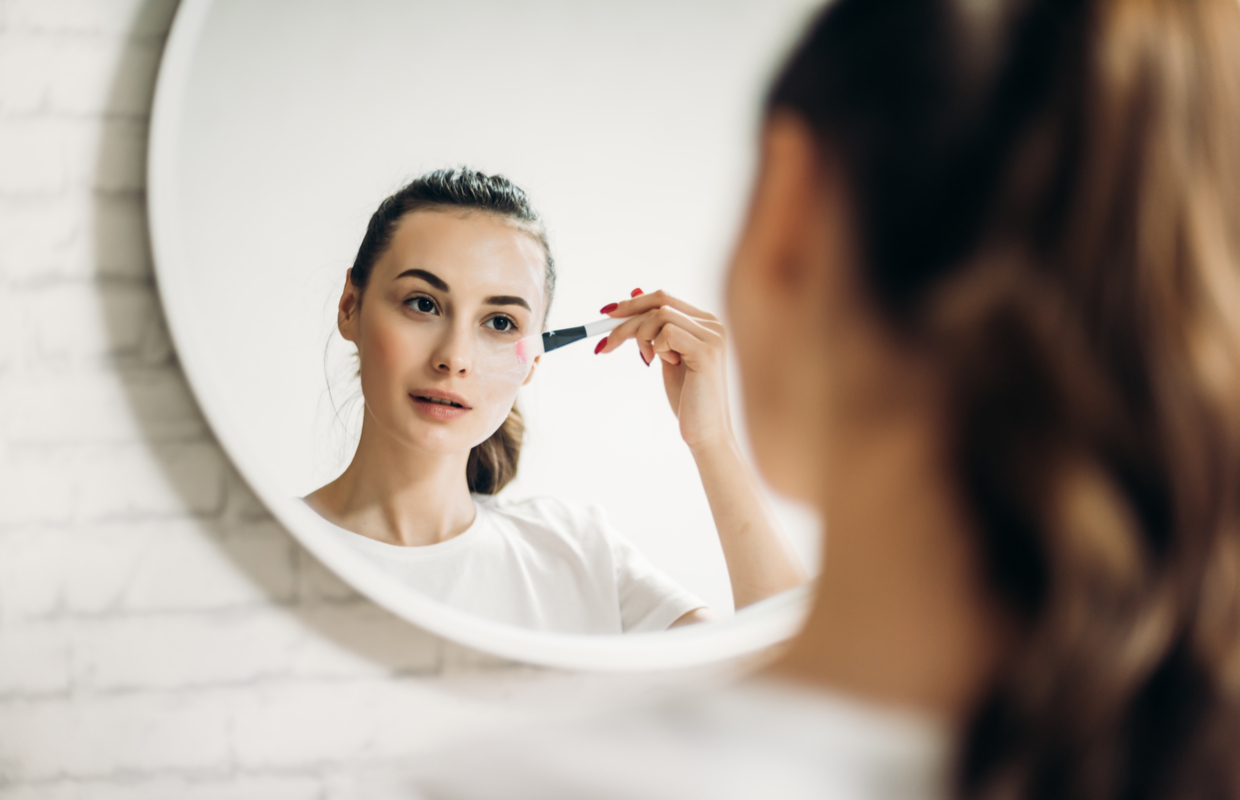 3 Top Tips for Wearing Makeup to the Gym (without damaging your