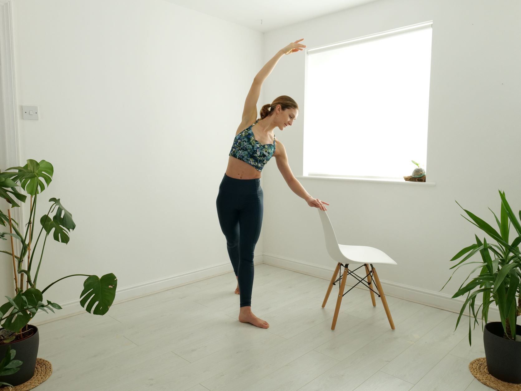 This Full-Body Barre Workout for Beginners Requires Just a Pair of