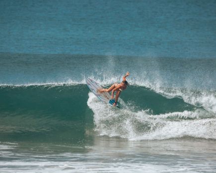ex-pro surfer laura crane surfing