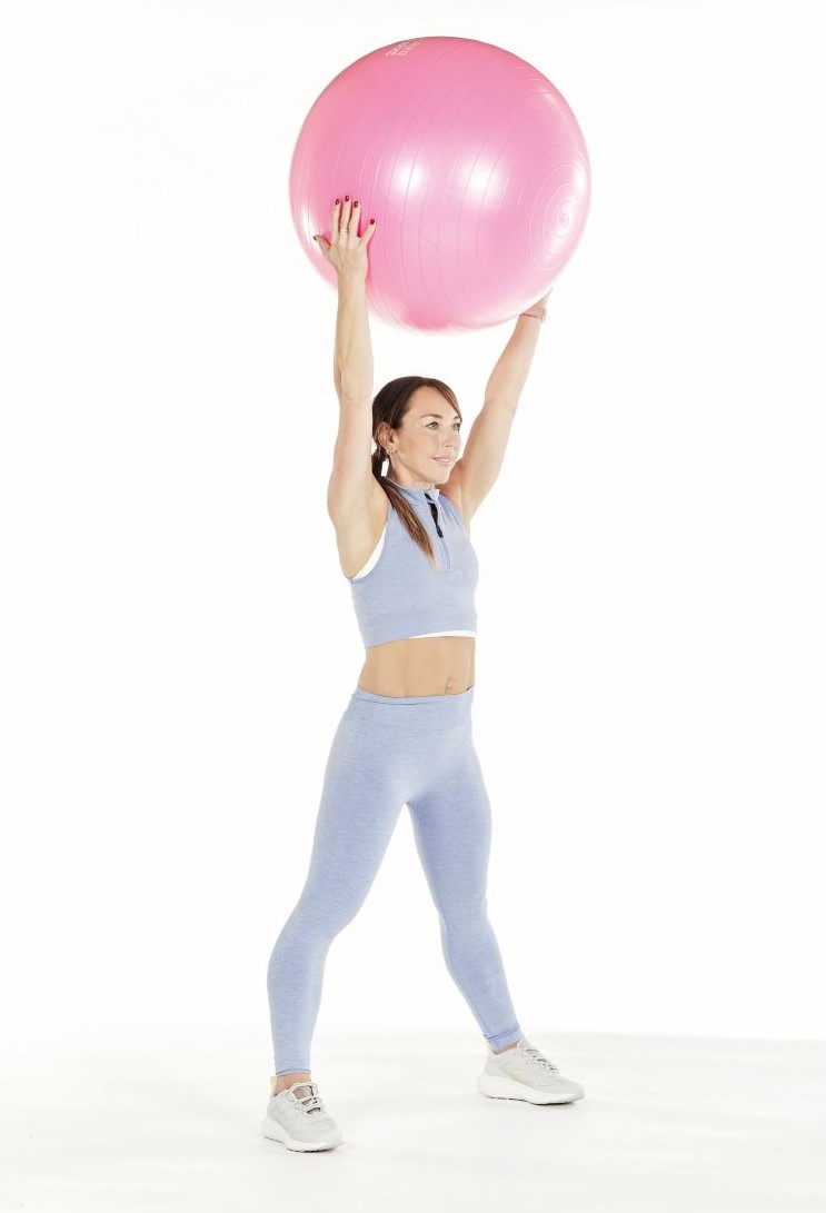 How to use gym balls 3 best core exercises Women's Fitness