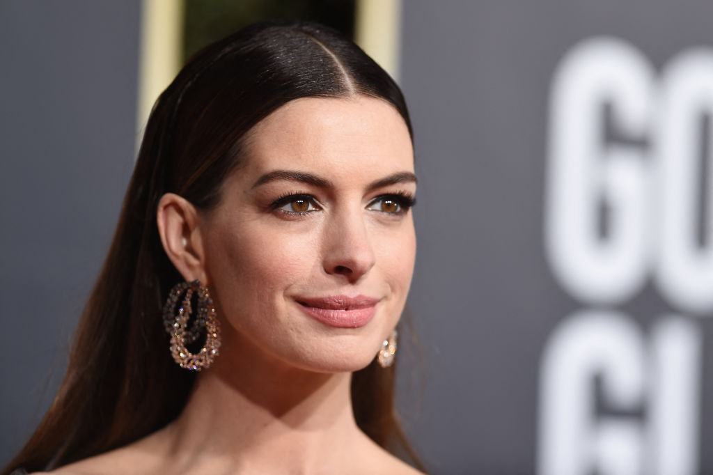 Anne Hathaway arrives for the 76th annual Golden Globe Awards