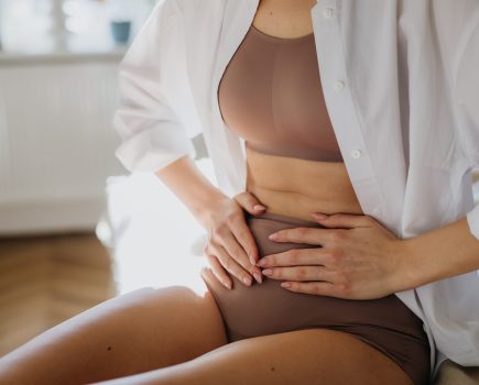 Registered nutritionist Ella Kaur Maan shares the overlap in PMS symptoms vs other conditions