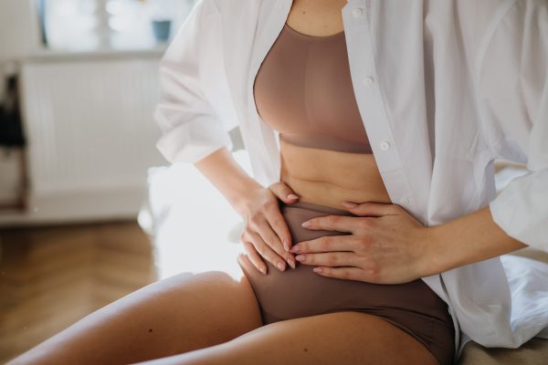 Registered nutritionist Ella Kaur Maan shares the overlap in PMS symptoms vs other conditions