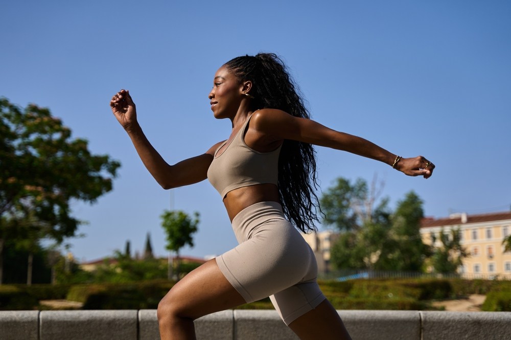 woman running working on her cardiovascular endurance