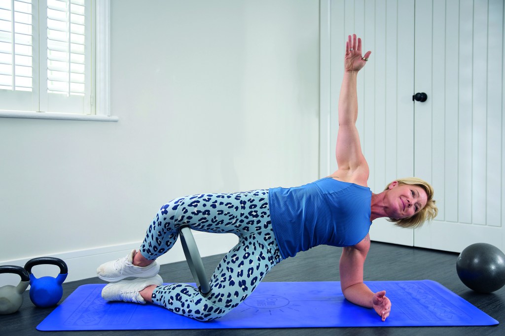 Get legs of steel in just 15 minutes with the best leg workout from home