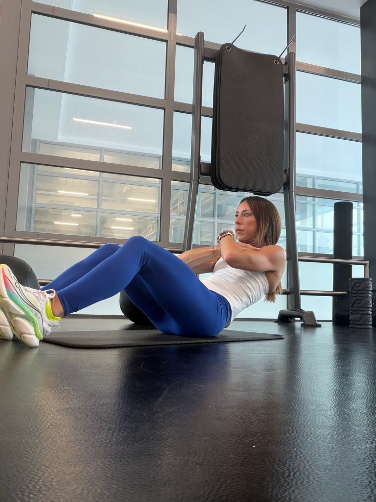 Lucy Miller doing a Sit Up 